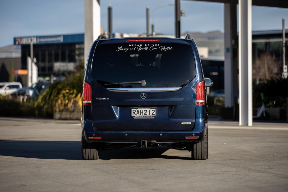 Mercedes-Benz V-Class rear view